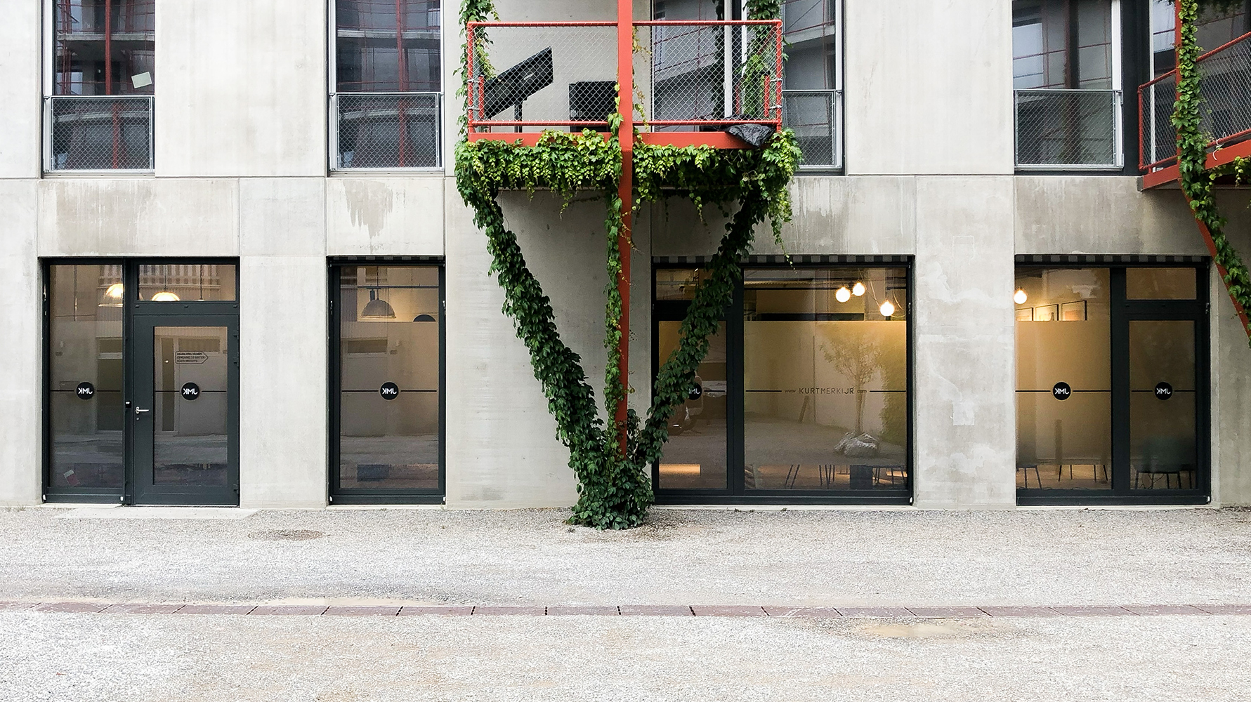 WEB_KMJ office-01.jpg